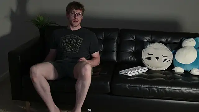 Snapshot of BlueEyedTallGuy94 chatting on 10, 9, 2025 BlueEyedTallGuy94 online show from 10, 9, 2025