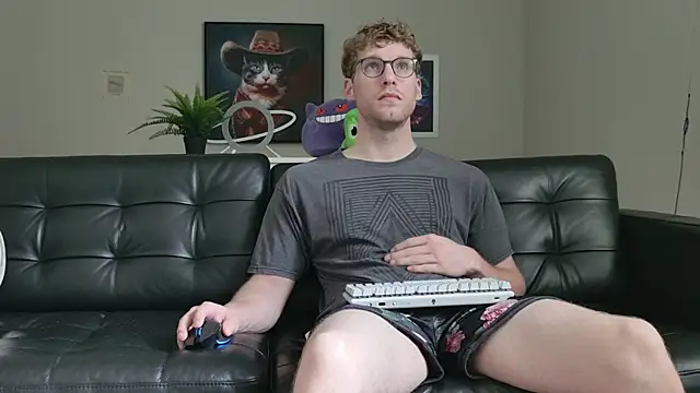 Snapshot of BlueEyedTallGuy94 chatting on 21, 9, 2025 BlueEyedTallGuy94 online show from 21, 9, 2025