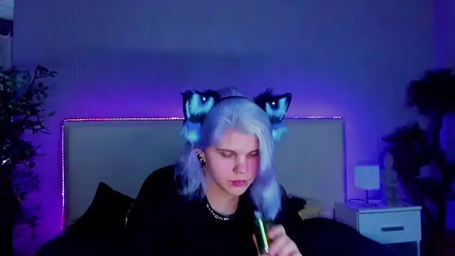 Snapshot of JoannLowe chatting on 27, 1, 2025 JoannLowe online show from 27, 1, 2025