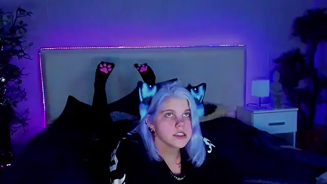 Snapshot of JoannLowe chatting on 27, 1, 2025 JoannLowe online show from 27, 1, 2025