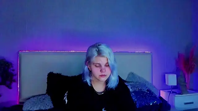 Snapshot of JoannLowe chatting on 16, 2, 2025 JoannLowe online show from 16, 2, 2025