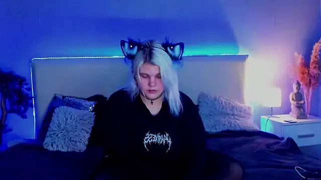 Snapshot of JoannLowe chatting on 14, 3, 2025 JoannLowe online show from 14, 3, 2025