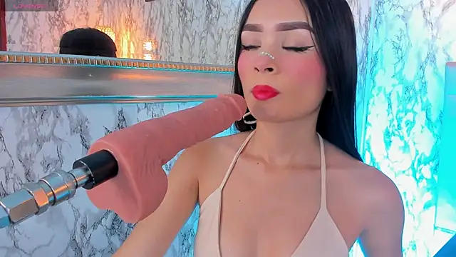 Snapshot of LYEN_RAE chatting on 11, 1, 2025 LYEN RAE online show from 11, 1, 2025