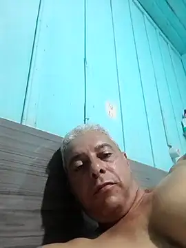 Snapshot of gordonunes chatting on 15, 12, 2025 gordonunes online show from 15, 12, 2025