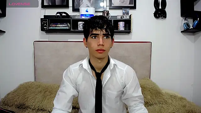 Snapshot of Tayson_Rivers chatting on 14, 3, 2025 Tayson Rivers online show from 14, 3, 2025