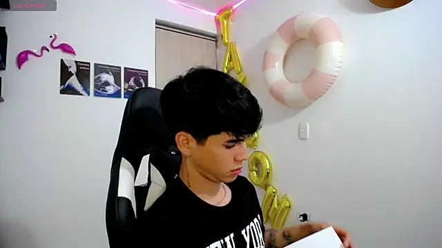 Snapshot of Tayson_Rivers chatting on 12, 9, 2025 Tayson Rivers online show from 12, 9, 2025