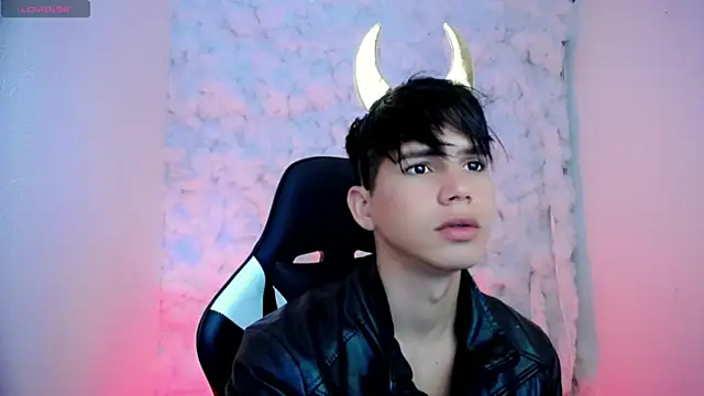 Snapshot of Tayson_Rivers chatting on 19, 10, 2025 Tayson Rivers online show from 19, 10, 2025