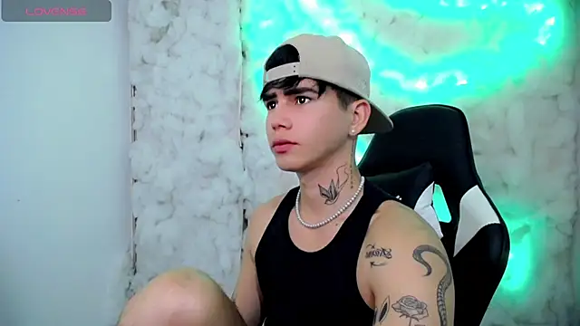 Snapshot of Tayson_Rivers chatting on 30, 11, 2025 Tayson Rivers online show from 30, 11, 2025