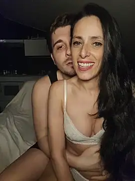 Snapshot of dansarah chatting on 3, 12, 2025 dansarah online show from 3, 12, 2025