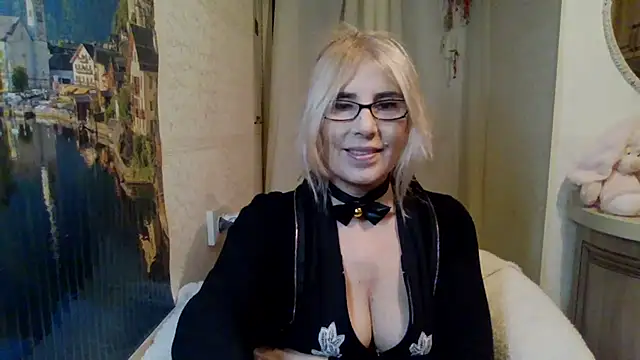 sweet raspberry online show from 13, 1, 2025