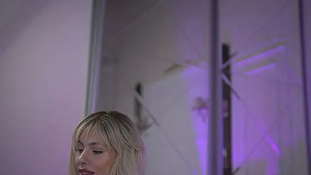 Snapshot of AdelineKing chatting on 3, 3, 2025 AdelineKing online show from 3, 3, 2025