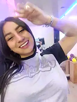 Snapshot of ailyn_miranda chatting on 5, 3, 2025 ailyn miranda online show from 5, 3, 2025