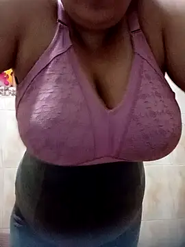 Snapshot of DLa3Ni chatting on 1, 2, 2025 DLa3Ni online show from 1, 2, 2025