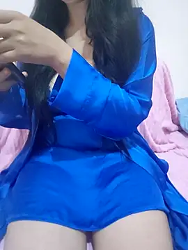 Snapshot of Liyan- chatting on 17, 11, 2025 Liyan- online show from 17, 11, 2025