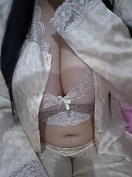 Snapshot of Liyan- chatting on 5, 4, 2026 Liyan- online show from 5, 4, 2026