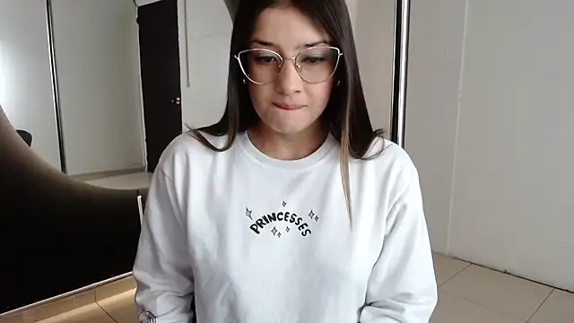 Snapshot of Emma_Lombardi chatting on 25, 1, 2025 Emma Lombardi online show from 25, 1, 2025