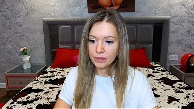 Snapshot of foxy_blond chatting on 8, 3, 2025 foxy blond online show from 8, 3, 2025