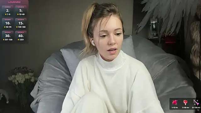 Snapshot of foxy_blond chatting on 14, 3, 2025 foxy blond online show from 14, 3, 2025