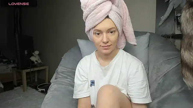 Snapshot of foxy_blond chatting on 21, 3, 2025 foxy blond online show from 21, 3, 2025