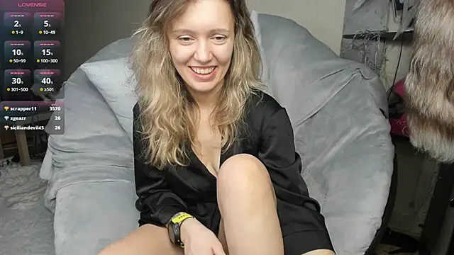 Snapshot of foxy_blond chatting on 22, 3, 2025 foxy blond online show from 22, 3, 2025