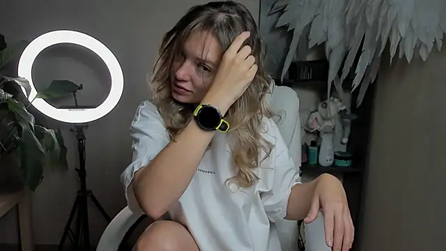 Snapshot of foxy_blond chatting on 15, 9, 2025 foxy blond online show from 15, 9, 2025