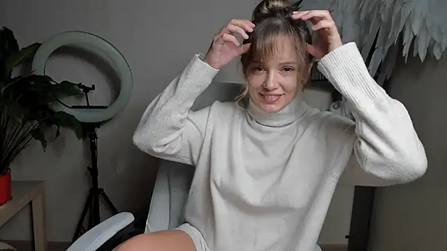 Snapshot of foxy_blond chatting on 16, 9, 2025 foxy blond online show from 16, 9, 2025