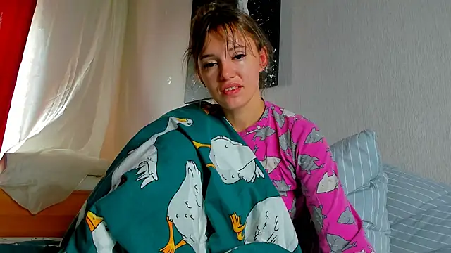 Snapshot of foxy_blond chatting on 22, 9, 2025 foxy blond online show from 22, 9, 2025