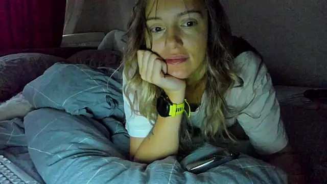 Snapshot of foxy_blond chatting on 17, 10, 2025 foxy blond online show from 17, 10, 2025