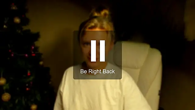 Snapshot of foxy_blond chatting on 17, 12, 2025 foxy blond online show from 17, 12, 2025