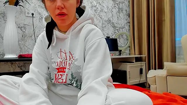 Snapshot of foxy_blond chatting on 24, 2, 2026 foxy blond online show from 24, 2, 2026