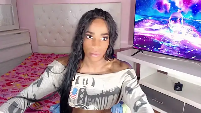 Snapshot of DannaDocell chatting on 10, 2, 2025 DannaDocell online show from 10, 2, 2025