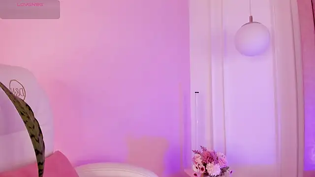 Snapshot of Lucy_Vega chatting on 30, 10, 2025 Lucy Vega online show from 30, 10, 2025