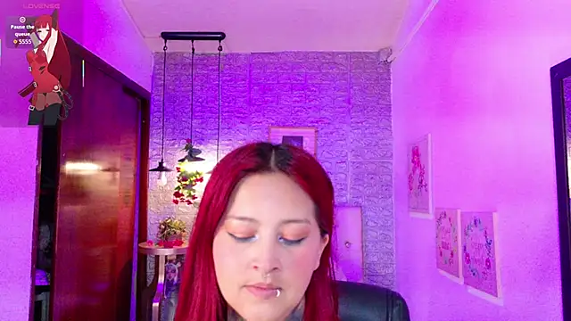 Snapshot of meghan_nill chatting on 12, 9, 2025 meghan nill online show from 12, 9, 2025