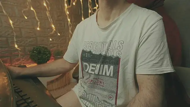 Snapshot of alex-volo chatting on 15, 12, 2025 alex-volo online show from 15, 12, 2025