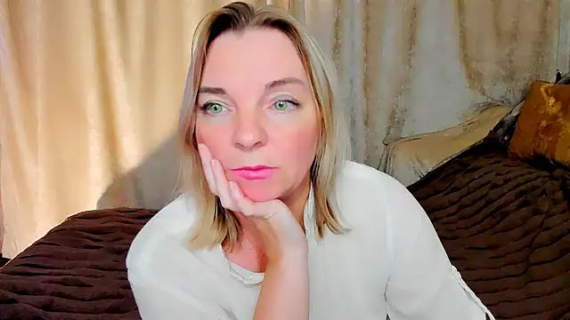 Regina  blue online show from 14, 9, 2025