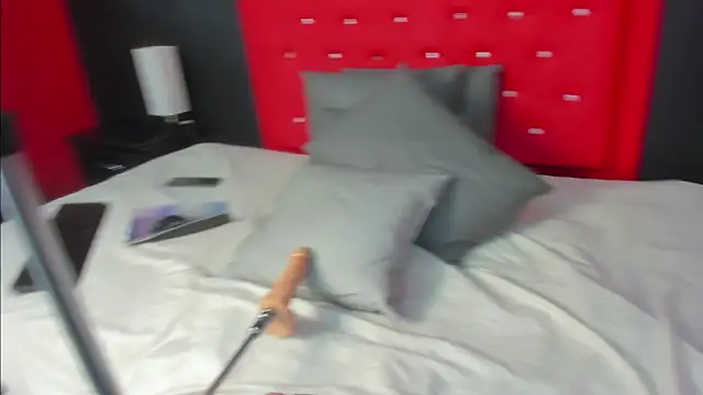 Snapshot of Zoe_pss chatting on 15, 10, 2025 Zoe pss online show from 15, 10, 2025