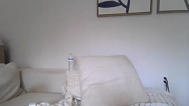 Snapshot of badblondebunny chatting on 2, 12, 2025 badblondebunny online show from 2, 12, 2025