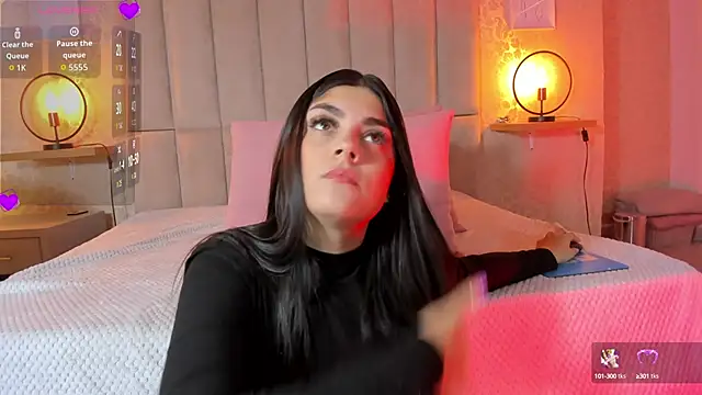 Snapshot of Amy-Saenz chatting on 12, 9, 2025 Amy-Saenz online show from 12, 9, 2025