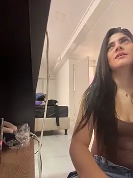 Snapshot of Amy-Saenz chatting on 5, 12, 2025 Amy-Saenz online show from 5, 12, 2025