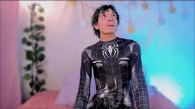 Snapshot of Im_Alejo chatting on 31, 10, 2025 Im Alejo online show from 31, 10, 2025