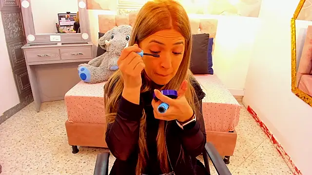 Snapshot of EvaaLovia1 chatting on 17, 2, 2025 EvaaLovia1 online show from 17, 2, 2025