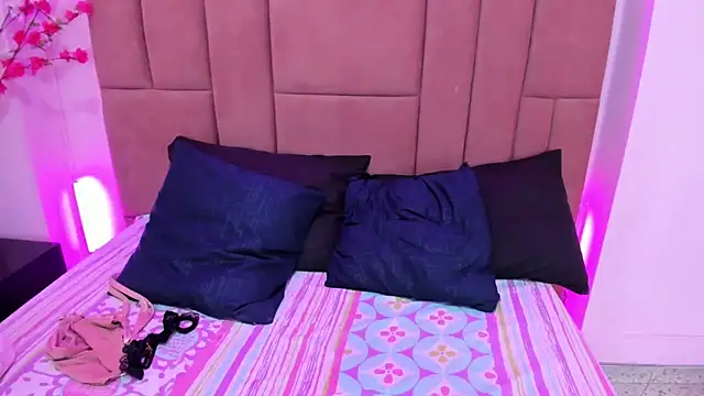 Snapshot of EvaaLovia1 chatting on 11, 3, 2025 EvaaLovia1 online show from 11, 3, 2025