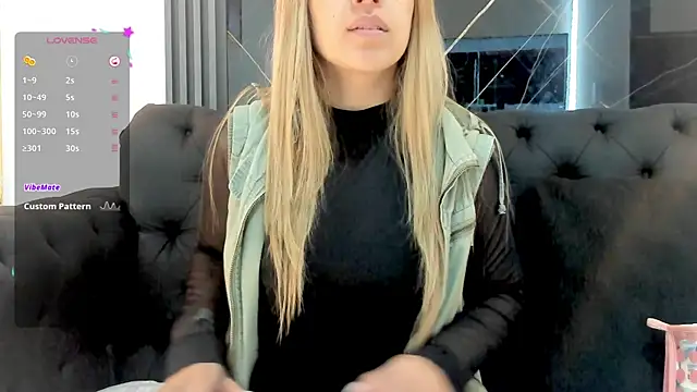 Snapshot of EvaaLovia1 chatting on 10, 9, 2025 EvaaLovia1 online show from 10, 9, 2025