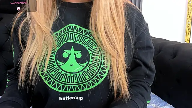 Snapshot of EvaaLovia1 chatting on 7, 10, 2025 EvaaLovia1 online show from 7, 10, 2025