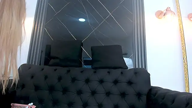 Snapshot of EvaaLovia1 chatting on 10, 10, 2025 EvaaLovia1 online show from 10, 10, 2025