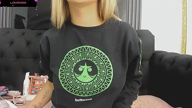 Snapshot of EvaaLovia1 chatting on 21, 10, 2025 EvaaLovia1 online show from 21, 10, 2025