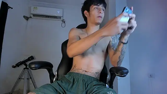 Snakebutterfly online show from 19, 9, 2025