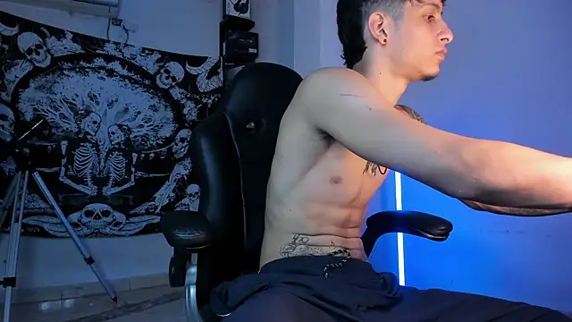 Snakebutterfly online show from 16, 12, 2025