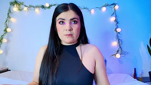 Amara vega online show from 8, 4, 2026