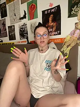 MoonAgnes online show from 7, 7, 2026